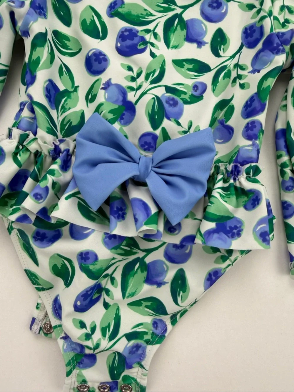 Tommy Bahama excellent no